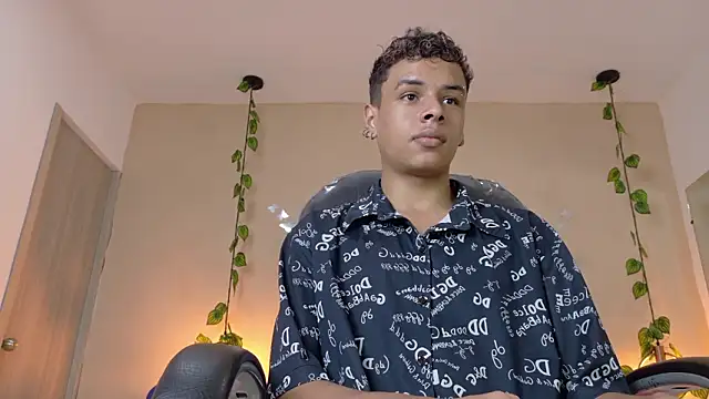 Xavier Fox    online show from 03-07-26, 08:06