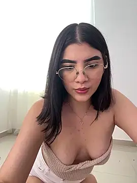 Julietalcl online show from 11-17-25, 09:09