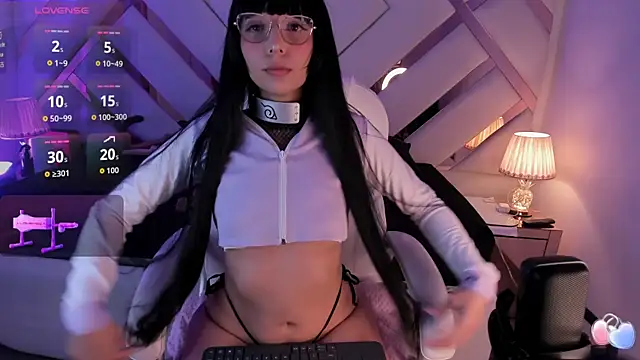 michelle cutee  online show from 12-14-25, 08:46