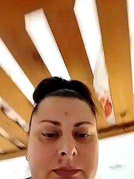 Snapshot of Geeni chatting on 10-16-25, 06:09 Geeni online show from 10-16-25, 06:09