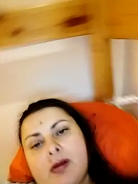 Snapshot of Geeni chatting on 10-17-25, 01:14 Geeni online show from 10-17-25, 01:14