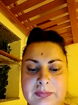 Snapshot of Geeni chatting on 10-18-25, 01:34 Geeni online show from 10-18-25, 01:34