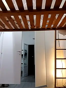 Snapshot of Geeni chatting on 10-19-25, 06:52 Geeni online show from 10-19-25, 06:52