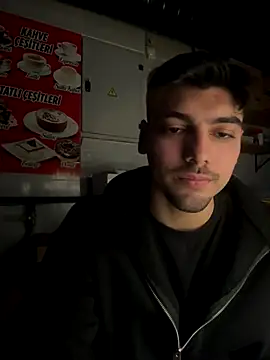 Snapshot of emir343475 chatting on 11-13-25, 04:28 emir343475 online show from 11-13-25, 04:28