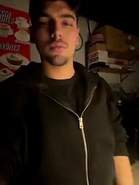 Snapshot of emir343475 chatting on 11-18-25, 05:06 emir343475 online show from 11-18-25, 05:06