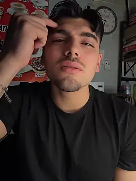 Snapshot of emir343475 chatting on 12-15-25, 03:49 emir343475 online show from 12-15-25, 03:49