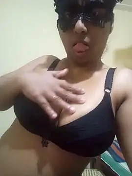 Snapshot of VeronicaPatel chatting on 10-22-25, 03:45 VeronicaPatel online show from 10-22-25, 03:45