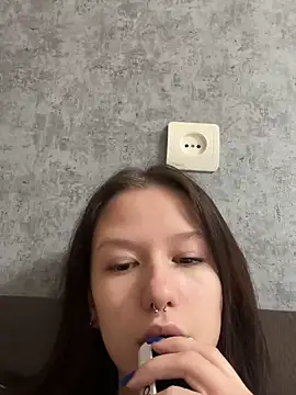 Snapshot of AngelaXSmile chatting on 10-29-25, 03:42 AngelaXSmile online show from 10-29-25, 03:42