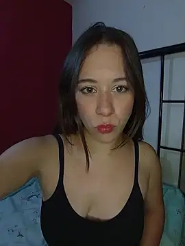 Snapshot of SweetKylie chatting on 10-19-25, 04:46 SweetKylie online show from 10-19-25, 04:46