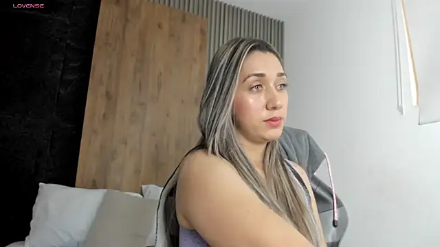 karlyy  online show from 12-15-25, 12:09