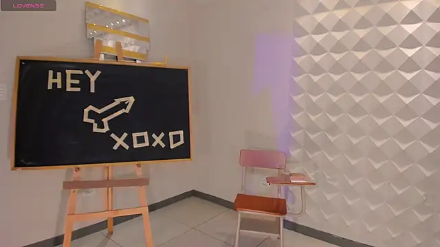 ScarlettBlaze  online show from 10-31-25, 01:01