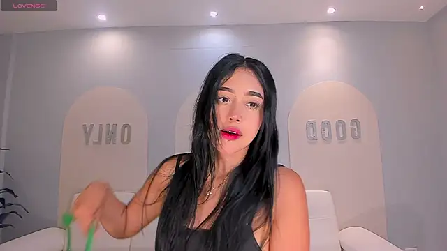 Snapshot of ScarlettBlaze_ chatting on 05-05-26, 12:02 ScarlettBlaze online show from 05-05-26, 12:02
