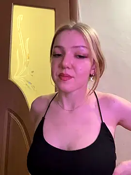 Snapshot of AlexandraXKitty chatting on 11-17-25, 12:38 AlexandraXKitty online show from 11-17-25, 12:38