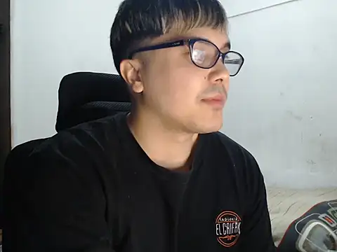 Snapshot of CuteAlexBoy chatting on 05-08-26, 10:15 CuteAlexBoy online show from 05-08-26, 10:15