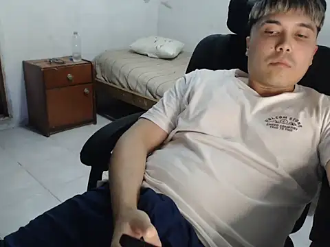 Snapshot of CuteAlexBoy chatting on 05-16-26, 12:29 CuteAlexBoy online show from 05-16-26, 12:29