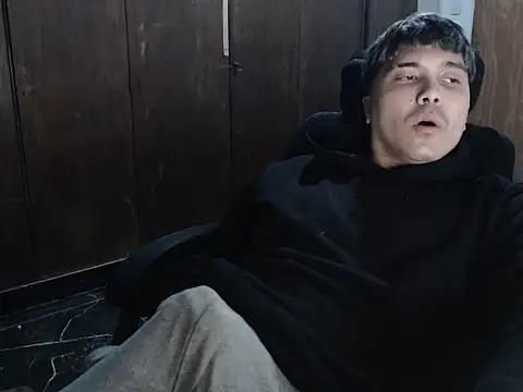 Snapshot of CuteAlexBoy chatting on 06-18-26, 07:29 CuteAlexBoy online show from 06-18-26, 07:29