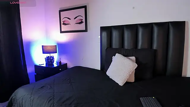 MelanieKimm online show from 11-25-25, 06:19