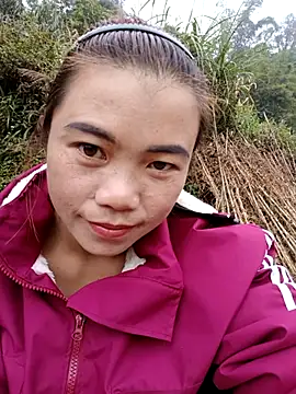 Snapshot of omai-ngot chatting on 12-04-25, 02:21 omai-ngot online show from 12-04-25, 02:21