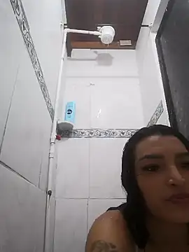 Snapshot of nicole-roman chatting on 05-08-26, 02:33 nicole-roman online show from 05-08-26, 02:33