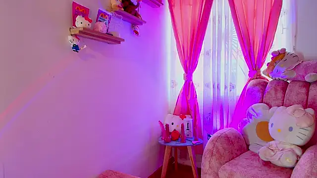 Lunaira Deep online show from 12-18-25, 04:24