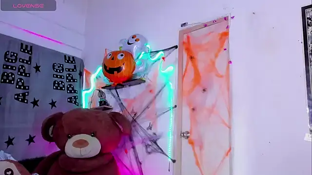 Snapshot of latina_sexyhorny chatting on 11-01-25, 08:33 latina sexyhorny online show from 11-01-25, 08:33