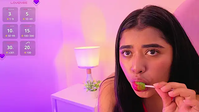 Sophiia 77 online show from 11-21-25, 09:13