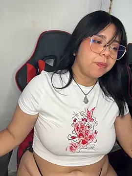 Snapshot of _Bella_7 chatting on 10-27-25, 02:48 Bella 7 online show from 10-27-25, 02:48