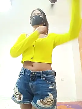 Snapshot of Sexy-queen-- chatting on 10-16-25, 04:57 Sexy-queen-- online show from 10-16-25, 04:57