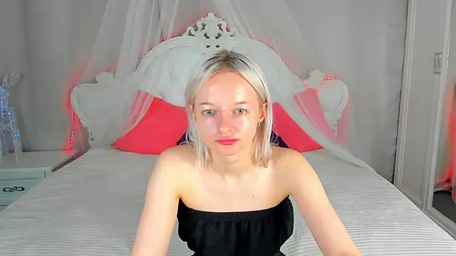 Snapshot of AlessaKiss chatting on 06-27-26, 01:32 AlessaKiss online show from 06-27-26, 01:32