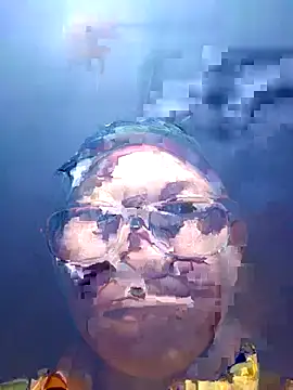 Snapshot of nui-show chatting on 10-25-25, 10:04 nui-show online show from 10-25-25, 10:04