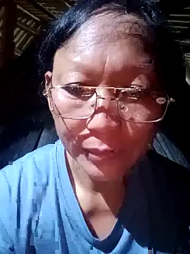 Snapshot of nui-show chatting on 10-26-25, 01:28 nui-show online show from 10-26-25, 01:28