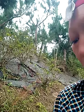 Snapshot of nui-show chatting on 10-27-25, 04:38 nui-show online show from 10-27-25, 04:38