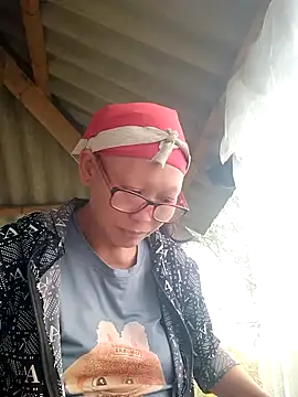 Snapshot of nui-show chatting on 11-08-25, 02:01 nui-show online show from 11-08-25, 02:01