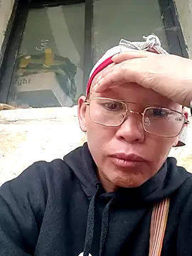 Snapshot of nui-show chatting on 11-17-25, 05:24 nui-show online show from 11-17-25, 05:24