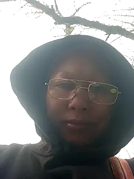 Snapshot of nui-show chatting on 11-19-25, 01:38 nui-show online show from 11-19-25, 01:38