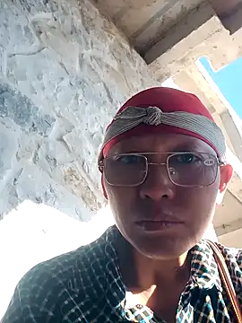 Snapshot of nui-show chatting on 12-15-25, 07:56 nui-show online show from 12-15-25, 07:56