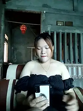 mai-cute online show from 10-18-25, 02:47