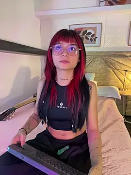 Emma duff online show from 03-24-26, 07:41