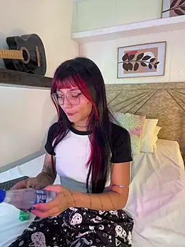 Emma duff online show from 03-25-26, 07:53