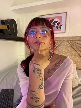 Emma duff online show from 04-24-26, 12:18