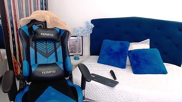 Scarlett Glows1 online show from 10-22-25, 07:57