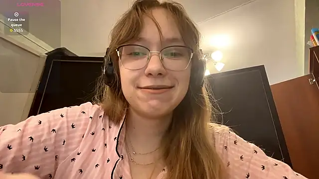 JuneCooper online show from 10-24-25, 08:22