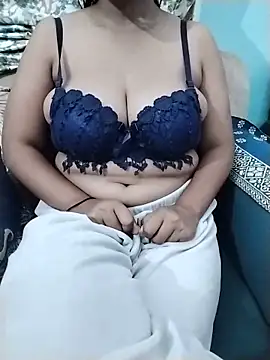 Lust QueenDeepti online show from 05-17-26, 07:43