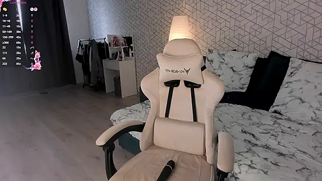 NayaValen online show from 03-30-26, 03:40