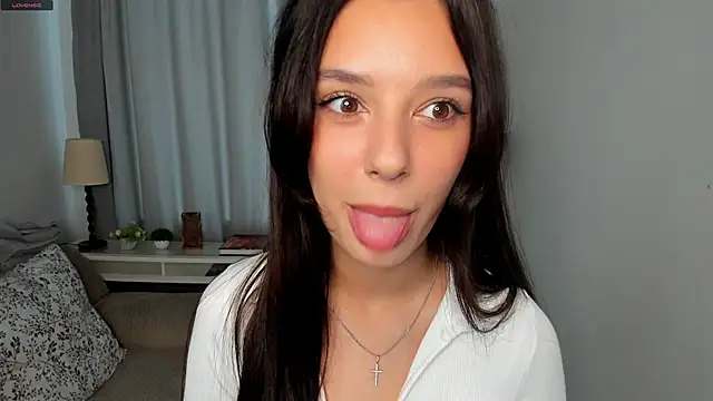 DemetraSadahiro online show from 10-28-25, 09:02