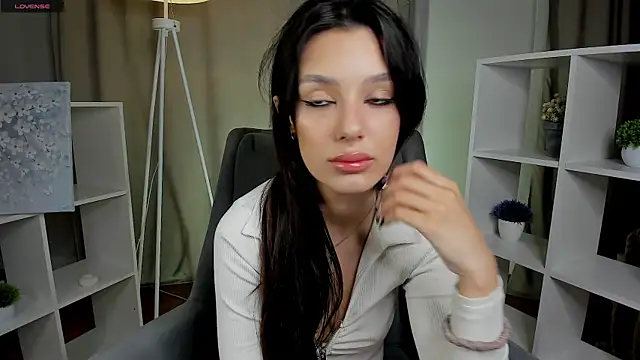 DemetraSadahiro online show from 12-21-25, 07:48