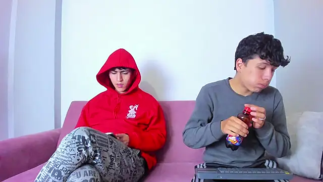 hoot booys  online show from 04-08-26, 09:15