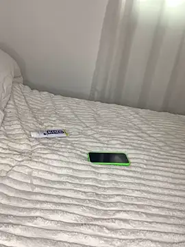 leozin01 online show from 12-02-25, 06:25