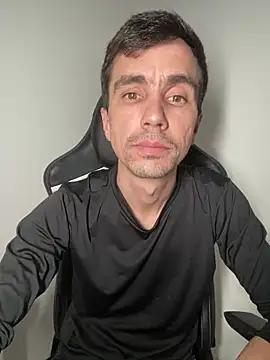 leozin01 online show from 05-04-26, 11:56