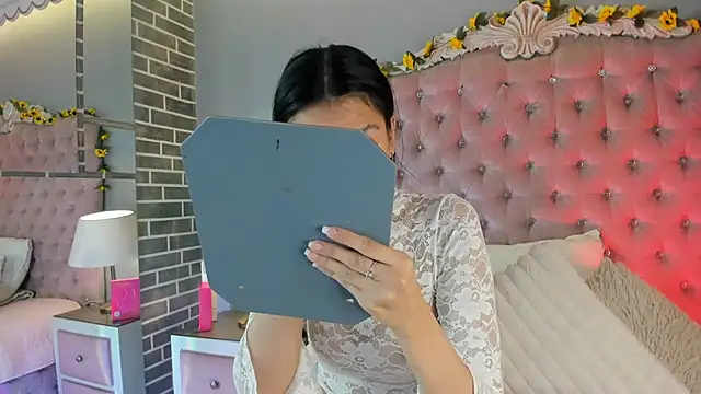 TanyaBello online show from 04-21-26, 04:30